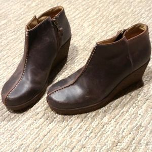 Oulakai sz 8 good condition brown in color